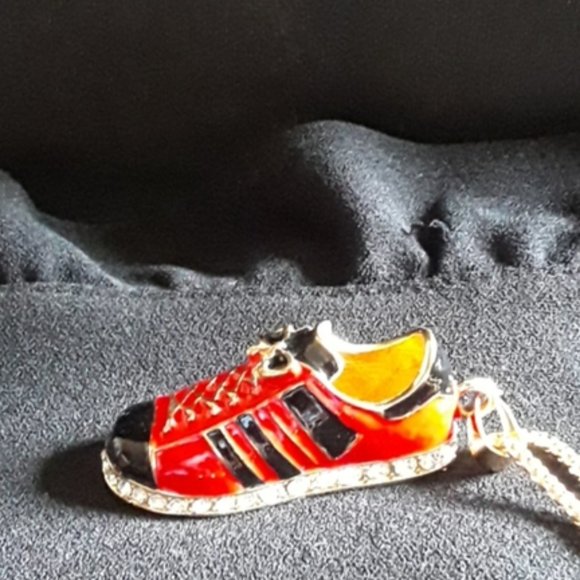 CRYSTAL SHOE NECKLACE - Picture 1 of 8